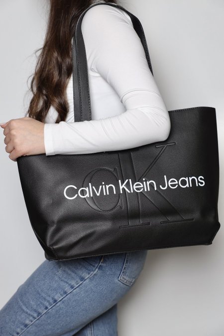 شنطة - Calvin Kline - اسود <br> <span class='text-color-warm'>نفدت الكمية</span>