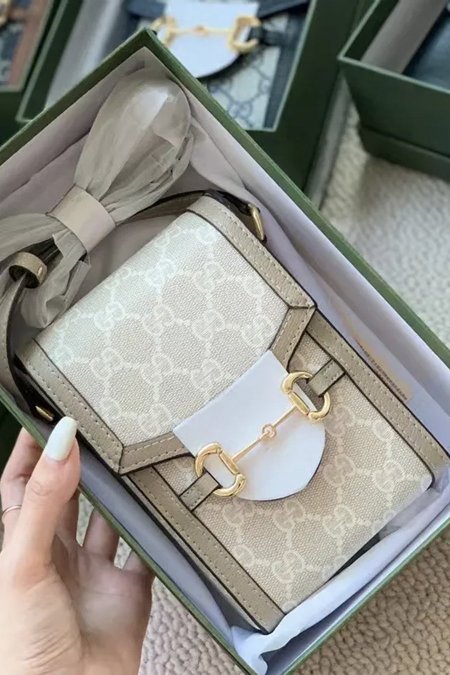 شنط Gucci - ابيض مع بيج <br> <span class='text-color-warm'>نفدت الكمية</span>
