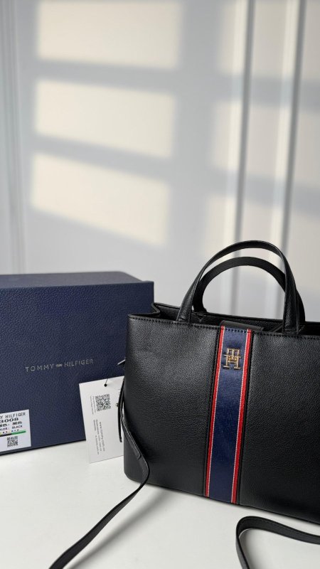 شنطة - Tommy Hilfiger / شامل علبة الشركة -3008