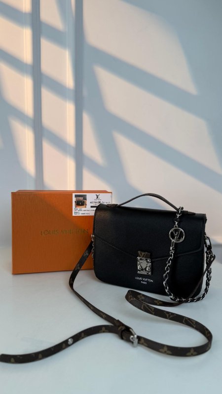 شنطة - Louis Vuitton / شامل علبة الشركة