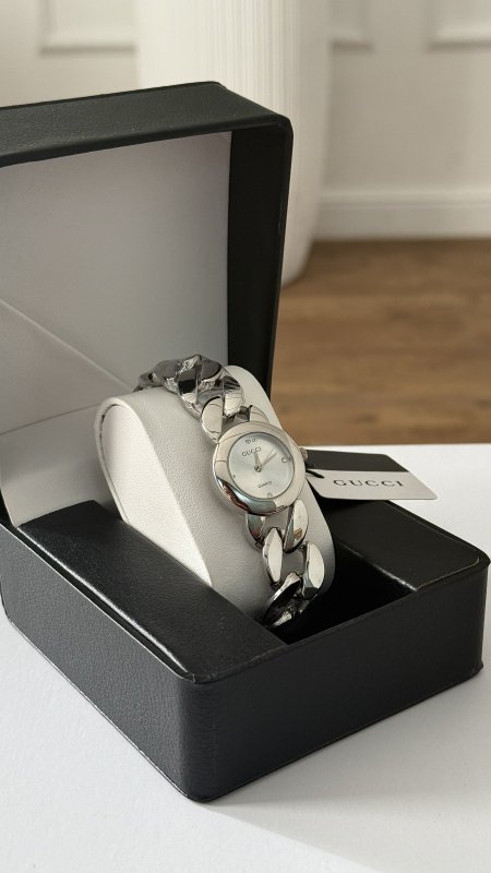 ساعة ستاتي - Gucci / شامل العلبة و الكيس