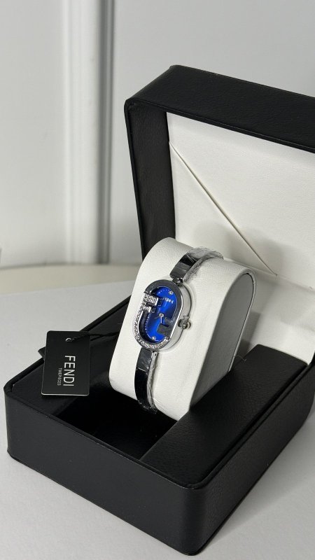 ساعة - Fendi الستاتية / كفالة سنة عاللون شامل علبة وكيس