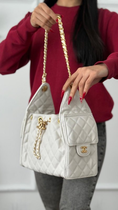 أبيض