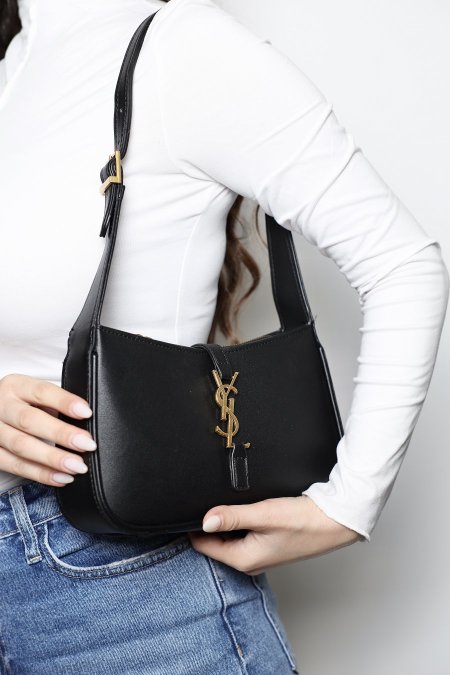 شنطة - YSL A7 الترند /  شامل علبة - اسود <br> <span class='text-color-warm'>نفدت الكمية</span>