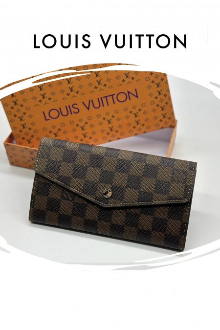 جزدان - Louis Vuitton  - مربعات بني لويس فيتون - زر <br> <span class='text-color-warm'>نفدت الكمية</span>