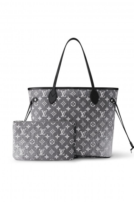 LOUIS Vuitton — tailored flap handbag