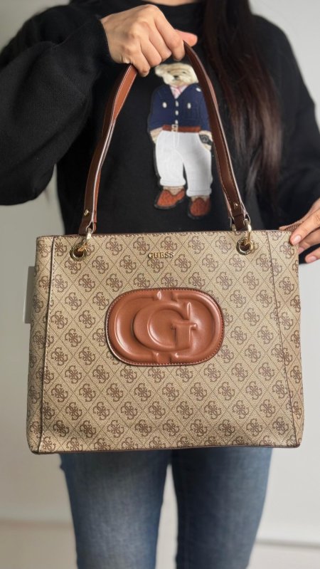 شنطة - Guess / كواليتي ماستر مع سحاب للخصوصية