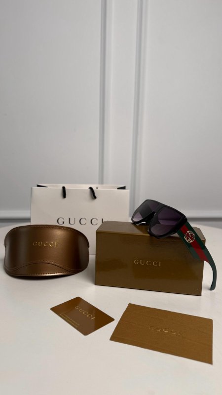 نظارة شمسية /Gucci - شامل علبة وكيس الشركة