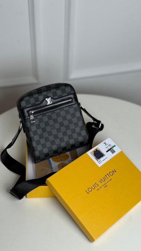 أسود مربعات