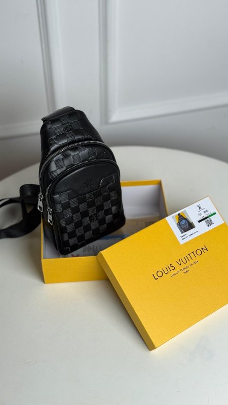 أسود سادة مربعات