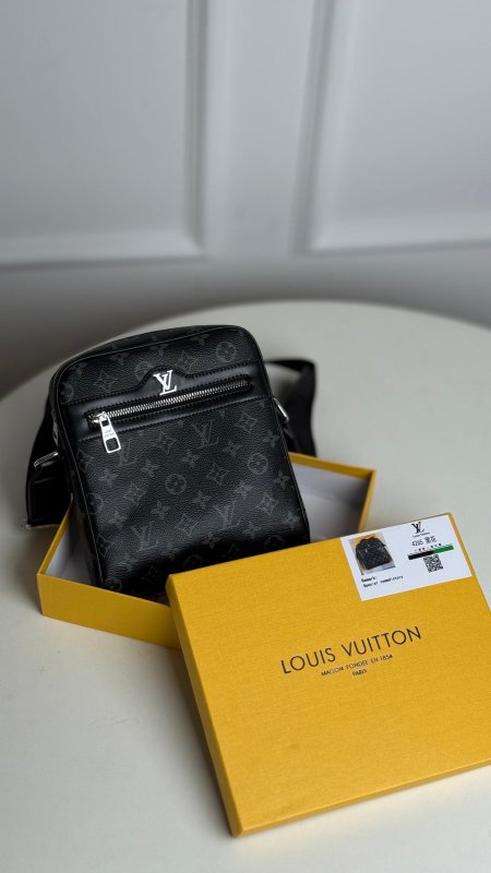 باوتش - Louis Vuitton - كوبي ماستر/ شامل علبة الشركة