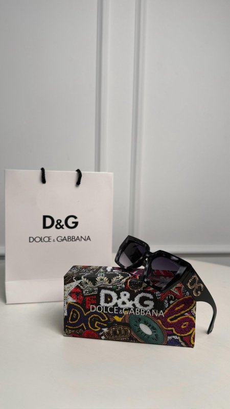 أسود شعار كبير