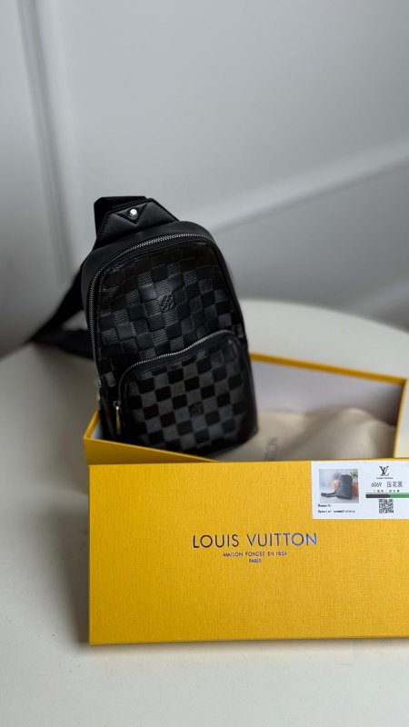 أسود سادة مربعات