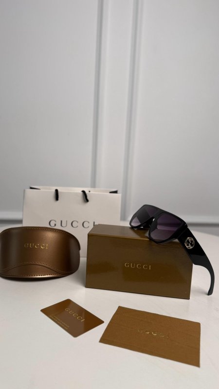 نظارة شمسية /Gucci - شامل علبة وكيس الشركة