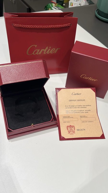 علبة كارتير - Cartier / شامل الكيس وكامل المرفقات