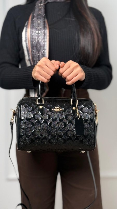 أسود لمعة شعار