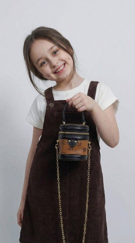 بيج أسود أسطوانة