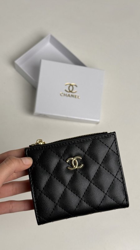 أسود chanel