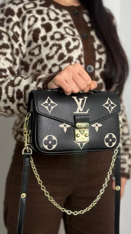 اسود شعار ابيض