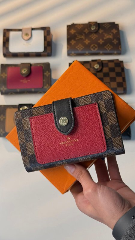 بني مربعات/ أحمر