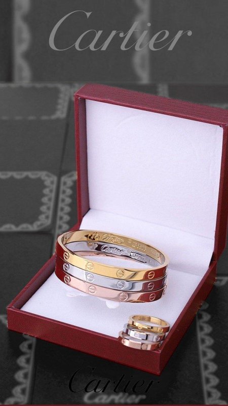 3 اساور + 3 خواتم ( طقم ) - Cartier / شامل العلبة وكيس الشركة