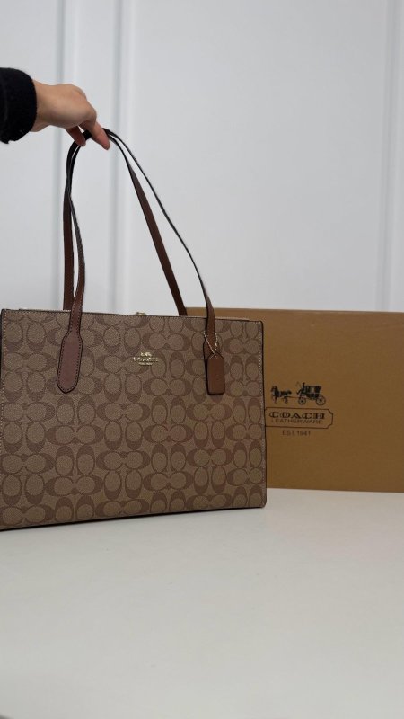 شنطة - Coach مقاس كبير / شامل علبة الشركة 26111#