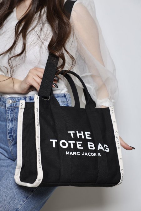 شنطة - Marc jacobs tote / شعار تطريز  - اسود