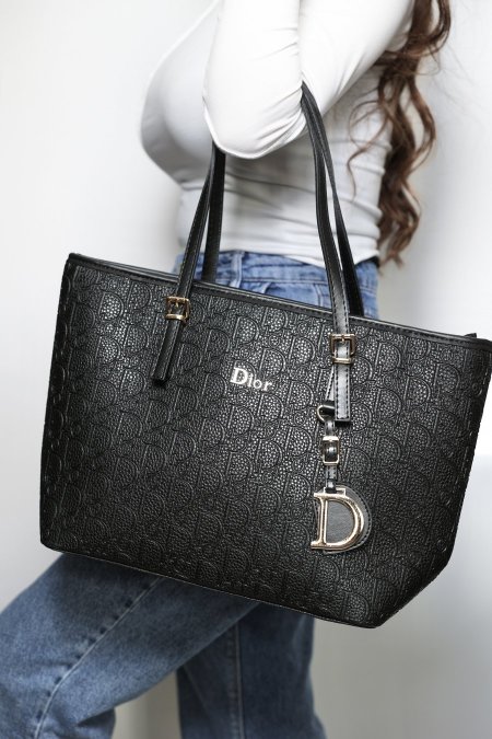 شنطة - Dior / مقاس كبير مع سحاب للخصوصية - ديور جلد اسود <br> <span class='text-color-warm'>نفدت الكمية</span>