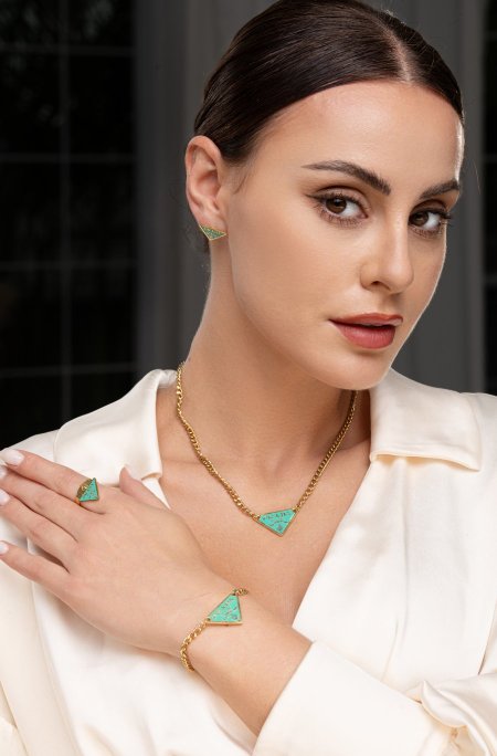 طقم اكسسوار - Prada  / شامل علبة الشركة - ذهبي / اخضر