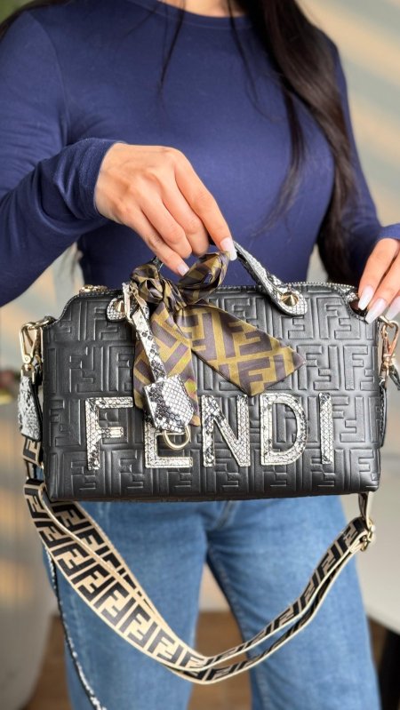 اسود جلد حية