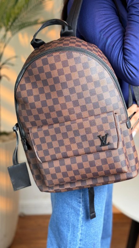 مربعات بني محروق