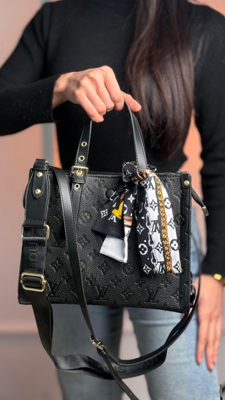 أسود شعار صغير