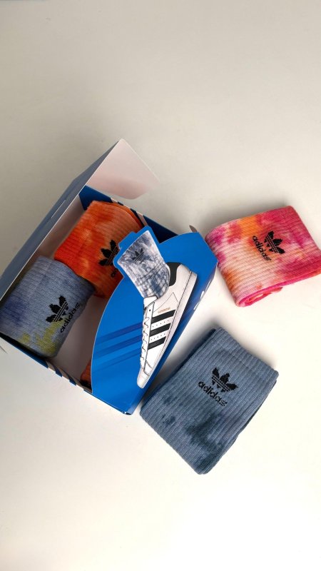 أديداس مربع