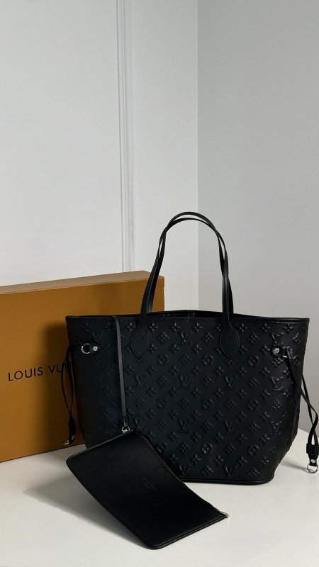 شنطة - Louis Vuitton قطعتين / شامل علبة الشركة - 22789