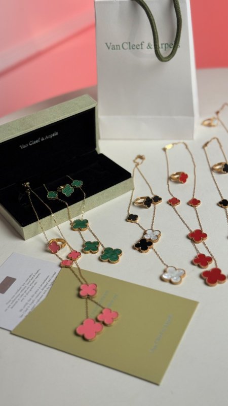 سنسال - Van clef / شامل خاتم مع علبة الشركة و الكيس و الكفالات