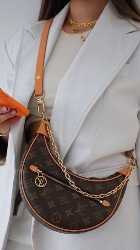 شنطة -Louis Vuitton Half Moon/ شامل علبة الشركة -m81098-Double box