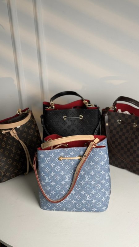 شنطة - Louis Vuitton / كوالتي ماستر