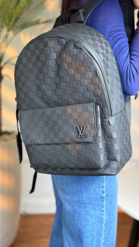 مربعات اسود جلد