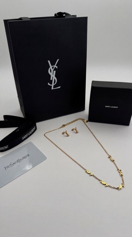 ذهبي / شعار صغير