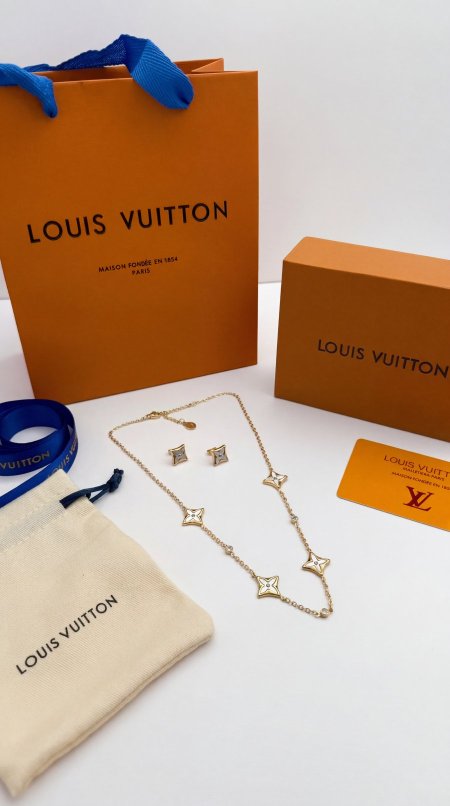 ذهبي / نجم ابيض