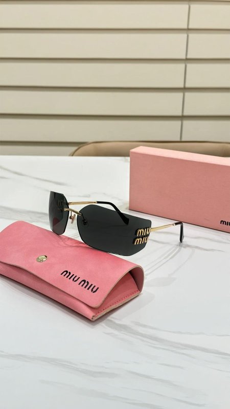 ذهبي/ أسود غامق