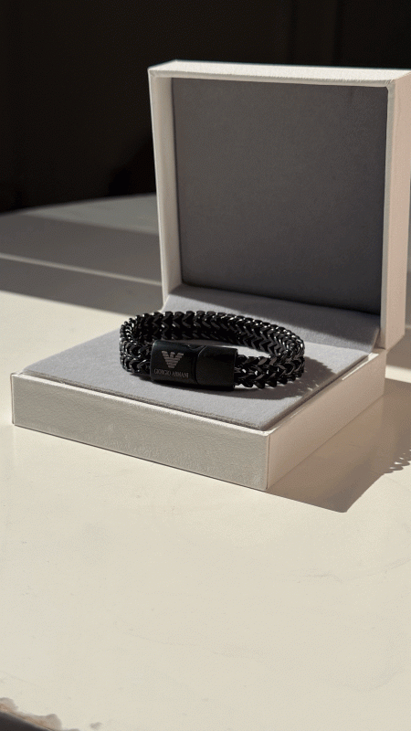 اسوارة Aramni الشبابية