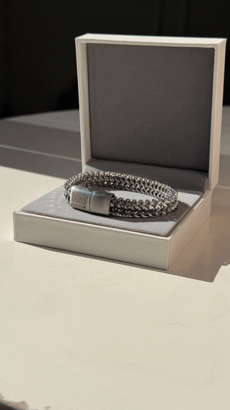 اسوارة  - Boss الشبابية / شامل علبة