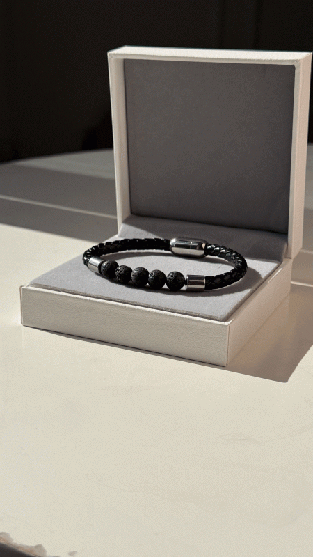 اسوارة احجار كريمة \ شامل علبة