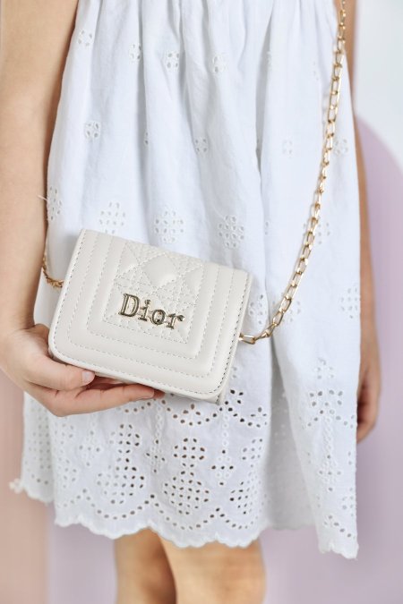 شنط بناتي اطفال - ( DIOR ) - ابيض <br> <span class='text-color-warm'>نفدت الكمية</span>