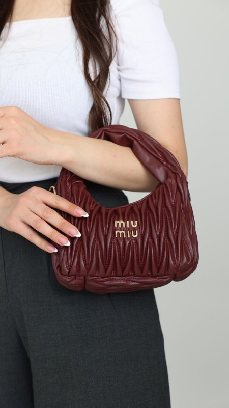 شنطة - Miu Miu / ميني كروس الترند - خمري