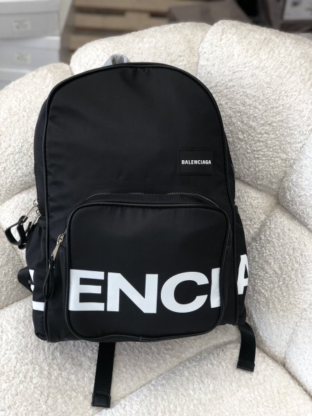 شنط ظهر Balenciaga