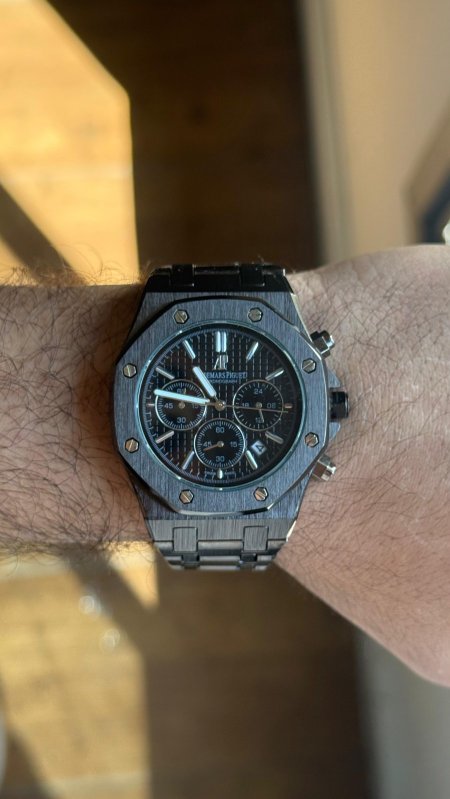 ساعة- AP رجاليه شامل كيس و علبة