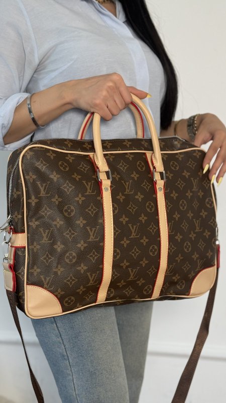 لويس فيتون شعار