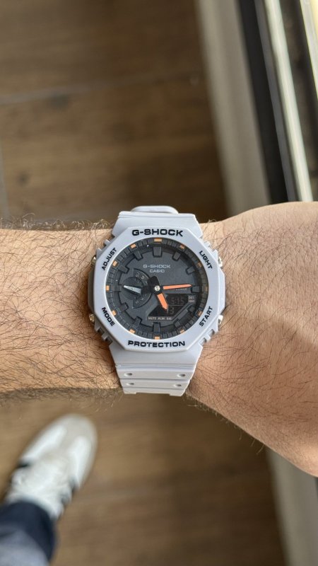 رمادي برتقالي